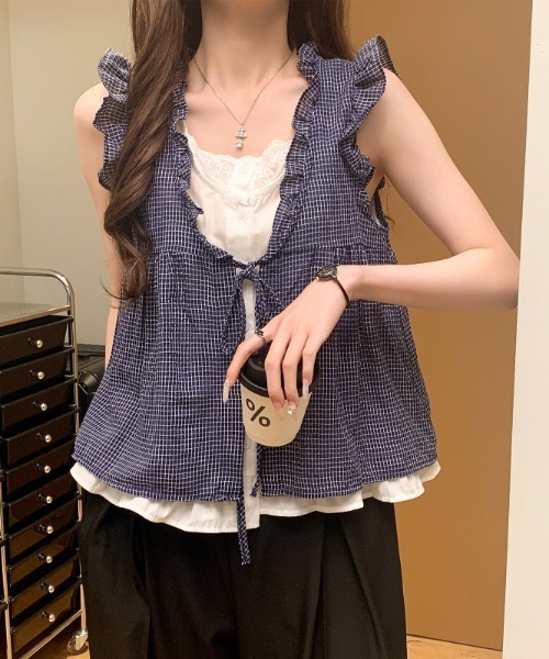 LAC-VERT(ラック・ヴェール)の「レイヤード風フリルトップス(Tシャツ/カットソー・レディース・ネイビー/アイボリー/ブラック・FREE)」の15枚目の写真