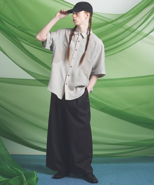 MAISON SPECIAL(メゾンスペシャル)の「《UNISEX》Sheer ZIGZAG Switching Prime-Over Short Sleeve Shirt/シアージグザグ切替プライムオーバーショートスリーブシャツ【MAISON SPECIAL/メゾンスペシャル】(シャツ/ブラウス・メンズ・グレイッシュベージュ/ブラック・2/1/0)」の4枚目の写真