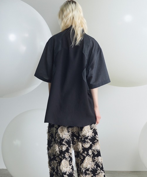 MAISON SPECIAL(メゾンスペシャル)の「《UNISEX》Sheer ZIGZAG Switching Prime-Over Short Sleeve Shirt/シアージグザグ切替プライムオーバーショートスリーブシャツ【MAISON SPECIAL/メゾンスペシャル】(シャツ/ブラウス・メンズ・グレイッシュベージュ/ブラック・2/1/0)」の7枚目の写真
