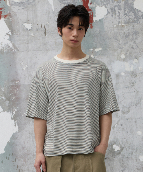 AGOD（エージーオーディー）の「ベックインシジョンストライプハーフTシャツ[アイボリー]（Tシャツ/カットソー・レディース・その他・SMALL/MEDIUM/LARGE）」の2枚目の写真