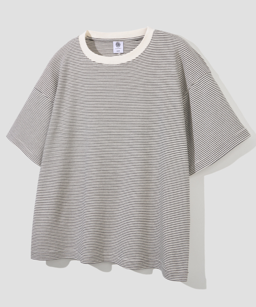 AGOD（エージーオーディー）の「ベックインシジョンストライプハーフTシャツ[アイボリー]（Tシャツ/カットソー・レディース・その他・SMALL/MEDIUM/LARGE）」の4枚目の写真