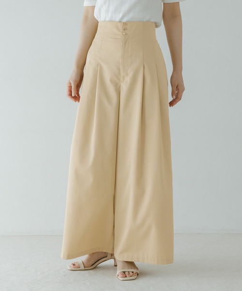 Andemiu(アンデミュウ)の「ハイウエストタックフレアパンツ653128(その他パンツ・レディース・ブラック/ベージュ・SMALL/MEDIUM)」の5枚目の写真