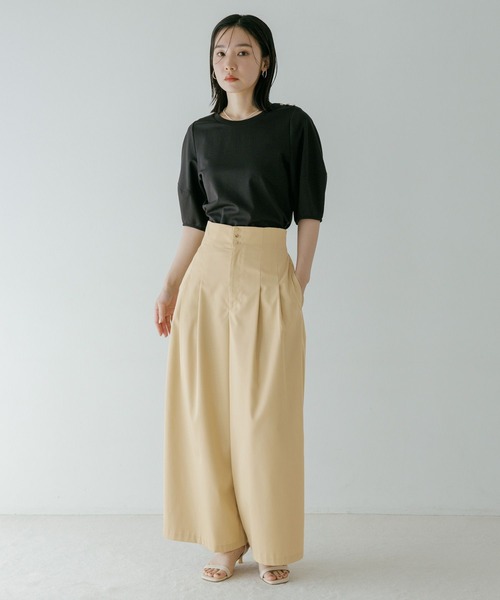 Andemiu(アンデミュウ)の「ハイウエストタックフレアパンツ653128(その他パンツ・レディース・ブラック/ベージュ・SMALL/MEDIUM)」の6枚目の写真