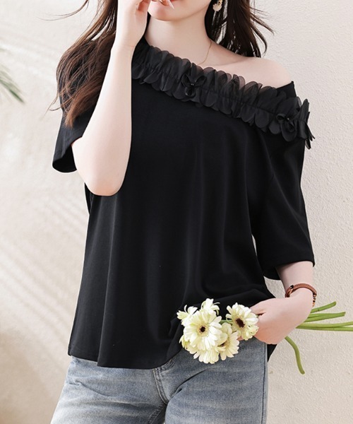 LUCPY(ラクピー)の「フリルオフショルダートップス(その他トップス・レディース・ブラック・XXX-LARGE/XX-LARGE/X-LARGE/LARGE)」の2枚目の写真