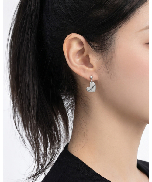 NONENON(ノンノン)の「CROOKED LOVE EAR(ピアス(両耳用)・レディース・その他・FREE)」の1枚目の写真