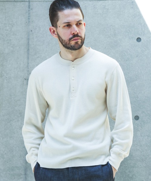 MR.OLIVE(ミスターオリーブ)の「JAPAN HERITAGE HONEYCOMB / HENLEY NECK JERSEY /M263122(Tシャツ/カットソー・メンズ・ナチュラル/ブラック・LARGE/MEDIUM)」の2枚目の写真