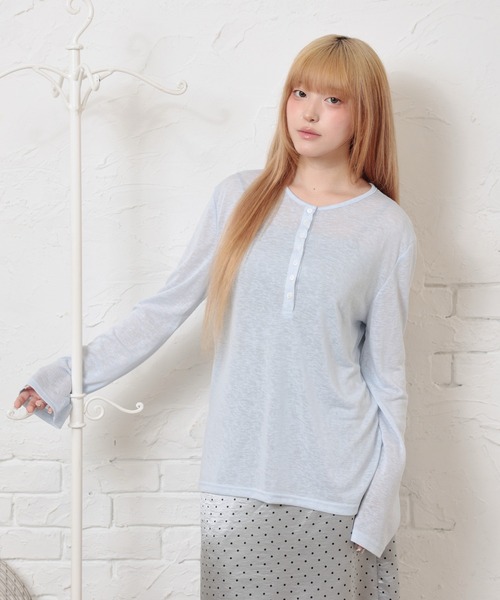 LiLIN(リリン)の「ソリッドカラー ヘンリーネック スムース 長袖 カットソー(Tシャツ/カットソー・レディース・イエロー/ブラック/ブルー/ホワイト・FREE)」の11枚目の写真