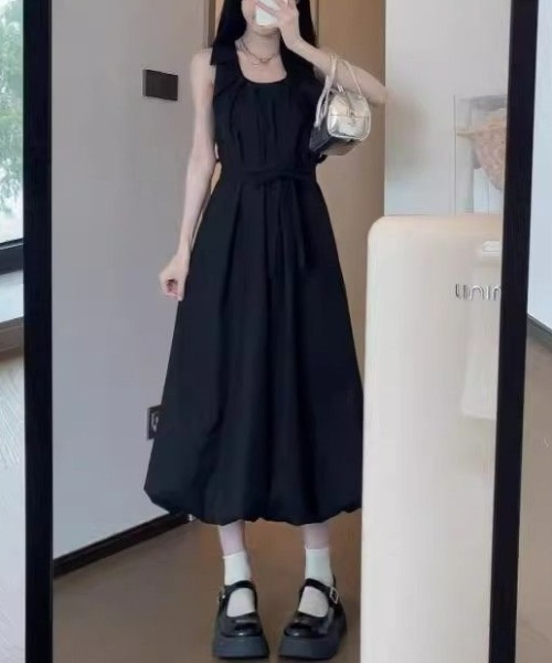 AMAJI(アマジ)の「キャミソール フラワーバルーン ワンピース(ワンピース・レディース・ライトブルー/ブラック・SMALL/MEDIUM/LARGE/X-LARGE)」の5枚目の写真
