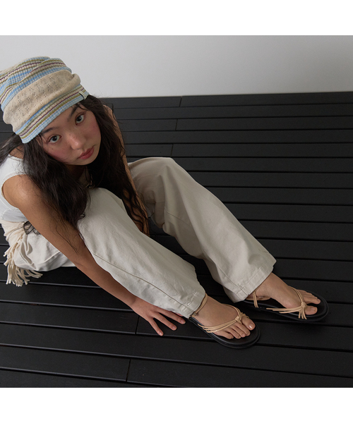 BYOTHERS(バイオザーズ)の「Soleil Knot Sandals(サンダル・レディース・ブラック/ベージュ・23cm/23.5cm/24cm/24.5cm/25cm)」の2枚目の写真