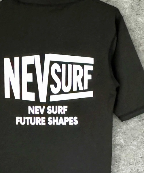 ZI-ON（ジーオン）の「メンズ ラッシュガード 水着 半袖 プリント ロゴ バックプリント ネブサーフ NEV（Tシャツ/カットソー・メンズ・オレンジ/ネイビー/ブラック/チャコールグレー/イエロー/オフホワイト/ロイヤルブルー/ホワイト系その他・L/M/XL）」の16枚目の写真