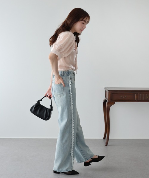 BLUEEAST(ブルーイースト)の「《2サイズ展開》トリムレースデニム(デニムパンツ・レディース・ブルー・LARGE/MEDIUM)」の9枚目の写真