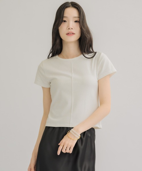 NEUNA(ヌナ)の「【全骨格!!華奢見え◎】NEUNAセンターシームT(Tシャツ/カットソー・レディース・ネイビー/ブラウン/ホワイト・FREE)」の22枚目の写真