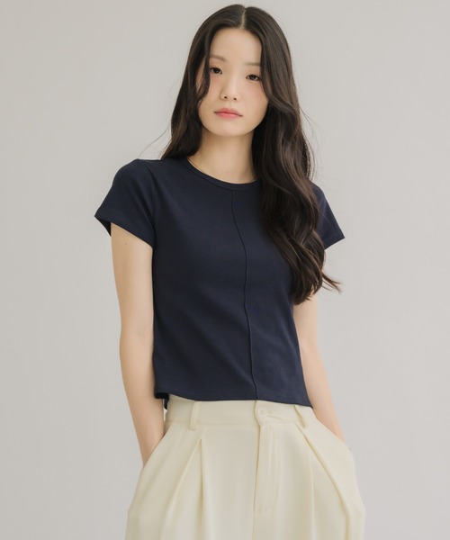 NEUNA(ヌナ)の「【全骨格!!華奢見え◎】NEUNAセンターシームT(Tシャツ/カットソー・レディース・ネイビー/ブラウン/ホワイト・FREE)」の12枚目の写真