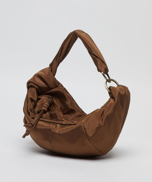 Archivepke(アーカイブエプク)の「O-ring twist bag(Vintage mocha)_OVBSX26153BRW(ショルダーバッグ・レディース・その他・OS)」の2枚目の写真