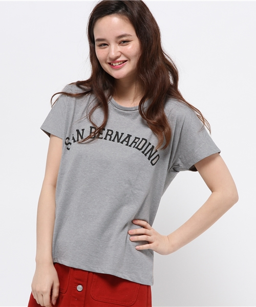 earth music&ecology(アースミュージックアンドエコロジー)の「【2016Summer】ドルマンロゴTシャツ(Tシャツ/カットソー・レディース・オフホワイト/LT.Gray/ブラック/カーキ・FREE)」の1枚目の写真