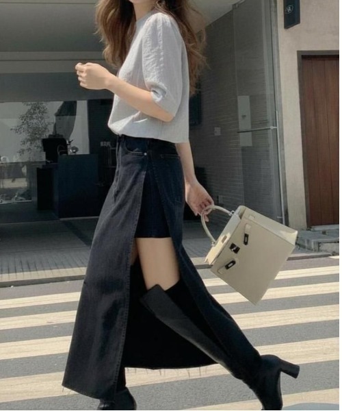 BIRTHDAY BASH（バースデイバッシュ）の「DENIM SLIT SKIRT in SHORT PANTS（デニムスリットスカートインショートパンツ）（スカート・レディース・ブルー/ブラック・SMALL/MEDIUM/LARGE）」の2枚目の写真