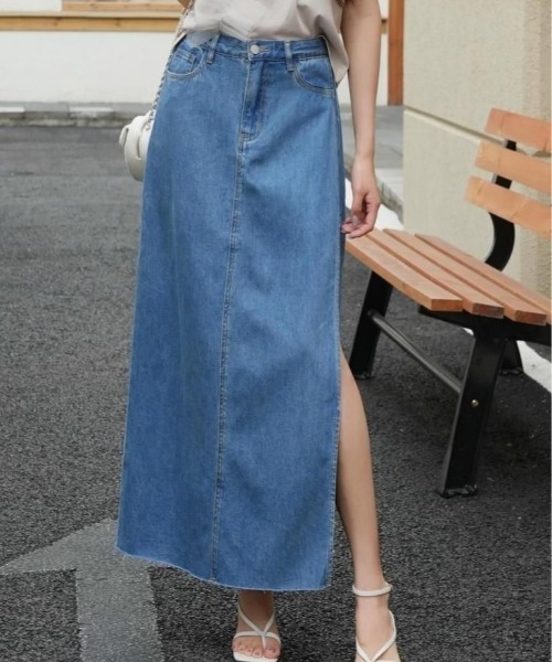 BIRTHDAY BASH（バースデイバッシュ）の「DENIM SLIT SKIRT in SHORT PANTS（デニムスリットスカートインショートパンツ）（スカート・レディース・ブルー/ブラック・SMALL/MEDIUM/LARGE）」の4枚目の写真