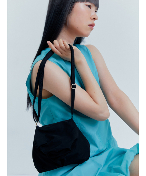 ACOC(アコック)の「Blooming Cross Bag_Black(メッセンジャーバッグ・レディース・その他・FREE)」の1枚目の写真