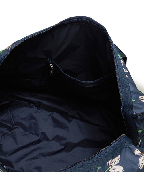 LeSportsac（レスポートサック）の「DELUXE LG WEEKENDER フローラルブルームズネイビー（ボストンバッグ・レディース・ブルー・FREE）」の6枚目の写真
