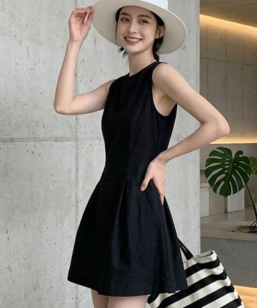 gossip！ロサンゼルス（ゴシップロサンゼルス）の「YUGA　ラウンドネック　ノースリーブワンピース（ワンピース・レディース・ブラック/ホワイト・L/M）」の3枚目の写真