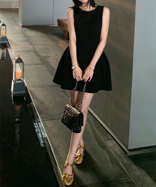 gossip！ロサンゼルス（ゴシップロサンゼルス）の「YUGA　ラウンドネック　ノースリーブワンピース（ワンピース・レディース・ブラック/ホワイト・L/M）」の7枚目の写真