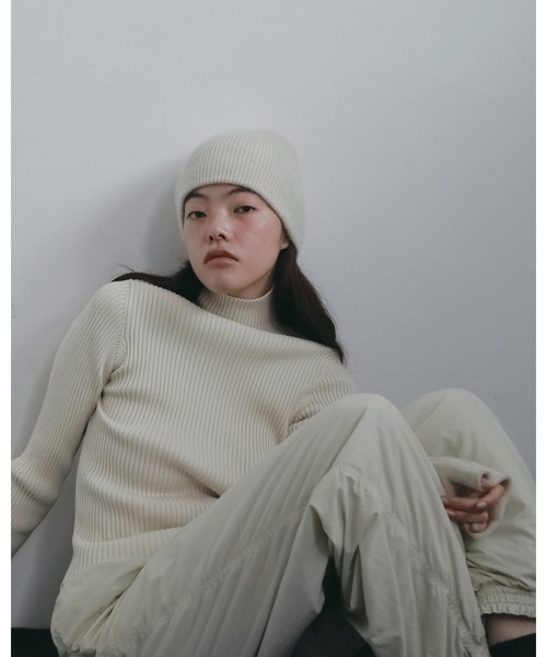 anuke(アンヌーク)の「Raccoon Knit Beanie(ニットキャップ/ビーニー・レディース・アイボリー/ラベンダー/オリーブ/チャコールグレー・FREE)」の6枚目の写真