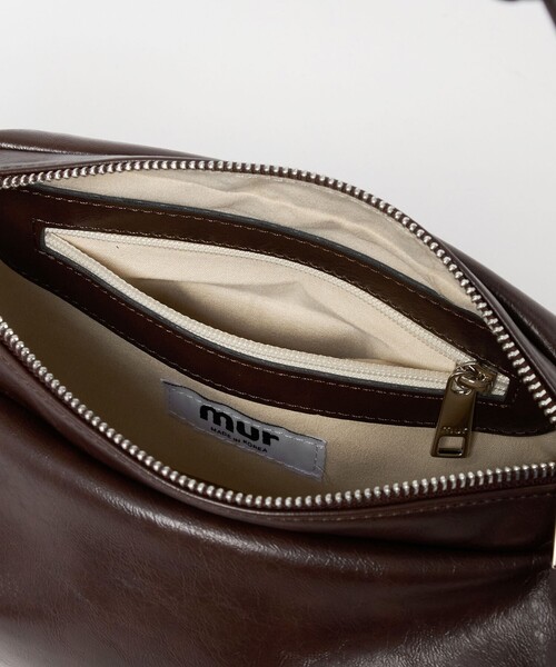 mur(ミュール)の「<mur>NUOVO BAG MINI ショルダーバッグ(ショルダーバッグ・レディース・ブラック/ダークブラウン・FREE)」の11枚目の写真