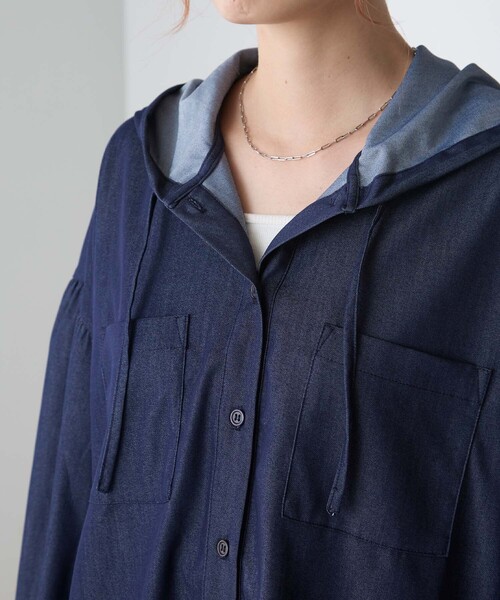 BONLECILL(ボンルシール)の「デニムフーディーシャツパーカー(シャツ/ブラウス・レディース・ネイビー/ブルー/ブラック・FREE)」の10枚目の写真
