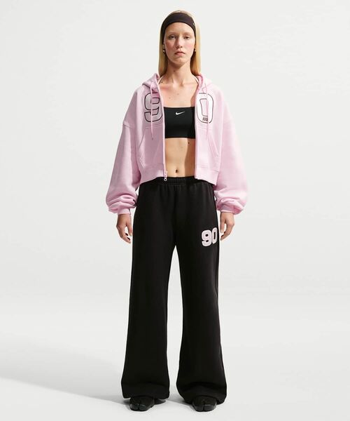 NIKE（ナイキ）の「ナイキ スタジオ フリース ミディアムウェイト ウィメンズ オーバーサイズド クロップド フルジップ スウェットシャツ / Nike Studio Fleece Medium Weight Women's Oversized Cropped Full-Zip Sweatshirt IV5748-663 Pink Foam（パーカー・レディース・ピンク・XL/L/M/S/XS）」の10枚目の写真