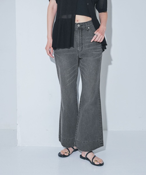 LAKOLE（ラコレ）の「フレアデニムパンツ / 1017697（デニムパンツ・レディース・ブラック/インディゴブルー・LARGE/MEDIUM）」の2枚目の写真