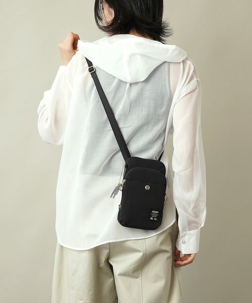 moz(モズ)の「【moz(モズ)】軽量 軽撥水 サコッシュ スマホショルダーバッグ ZZQK-01(ショルダーバッグ・レディース・オレンジ/ブルーグレー/ベージュ/ブラック・ONE SIZE)」の7枚目の写真