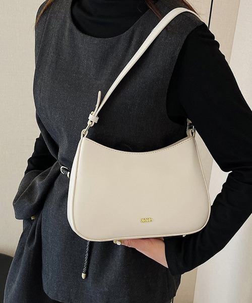 ONEP STAR(ワンピスター)の「カーブシルエットショルダーバッグ(ショルダーバッグ・レディース・ワインレッド/ブラウン/オフホワイト/ダークブラウン/ブラック・FREE)」の10枚目の写真