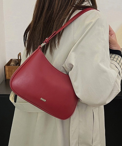 ONEP STAR(ワンピスター)の「カーブシルエットショルダーバッグ(ショルダーバッグ・レディース・ワインレッド/ブラウン/オフホワイト/ダークブラウン/ブラック・FREE)」の17枚目の写真