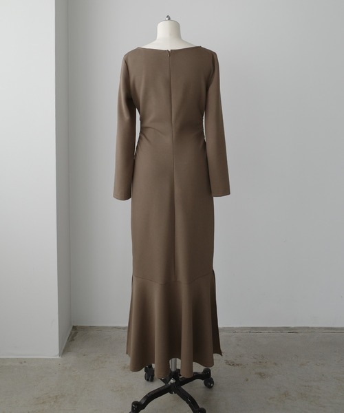 Louere(ルエレ)の「サイドギャザーカットワンピース(一部ペチスカートSET)(ワンピース・レディース・アイボリー/ダークベージュ/ブラック・SMALL/X-LARGE/LARGE/MEDIUM)」の20枚目の写真