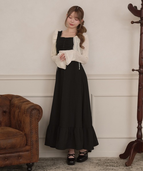 apres jour(アプレジュール)の「肩フリルフロントギャザーティアードキャミワンピース(ワンピース・レディース・チャコールグレー/ブラック/グレー系その他・X-LARGE/フリー)」の4枚目の写真