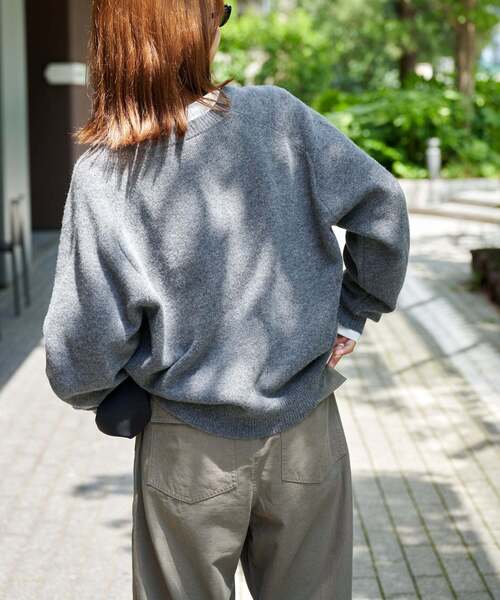OUTDOOR PRODUCTS（アウトドアプロダクツ）の「WOOL SIGNATURE Vネックニット（ニット/セーター・レディース・ベージュ/チャコールグレー/ネイビー/ブラウン/ブルー系その他・FREE）」の19枚目の写真