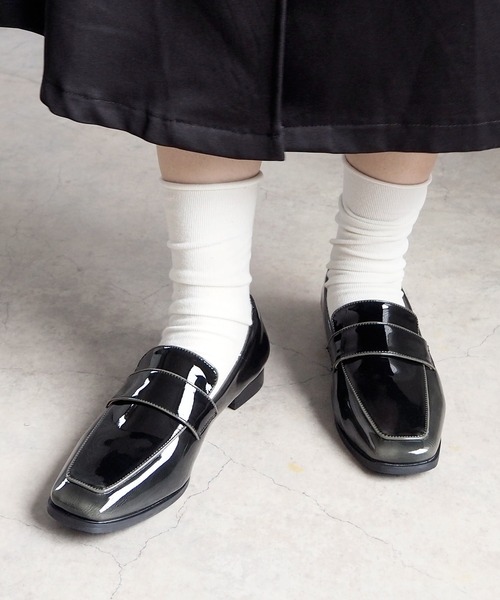 minia(ミニア)の「履くだけでこなれる ニュアンスエナメルローファー(ローファー・レディース・ブラウン/ブラック・M/L)」の19枚目の写真
