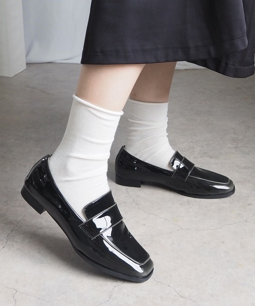 minia(ミニア)の「履くだけでこなれる ニュアンスエナメルローファー(ローファー・レディース・ブラウン/ブラック・M/L)」の14枚目の写真
