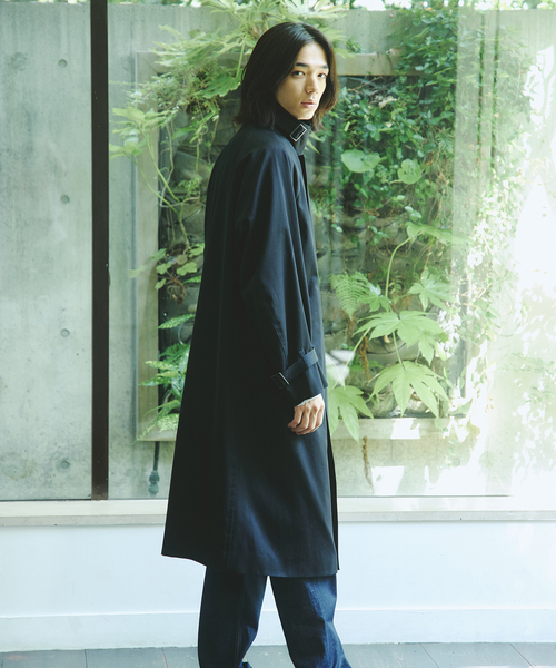 JOURNAL STANDARD(ジャーナルスタンダード)の「コットン ギャバジン フロー コート(ステンカラーコート・メンズ・ブラック・MEDIUM/LARGE)」の11枚目の写真