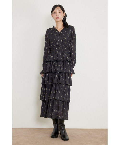 rienda(リエンダ)の「ドットフラワーウエストシャーリングワンピース 秋服(ワンピース・レディース・ホワイト/レッド系その他/ブラック系その他・SMALL/MEDIUM)」の2枚目の写真