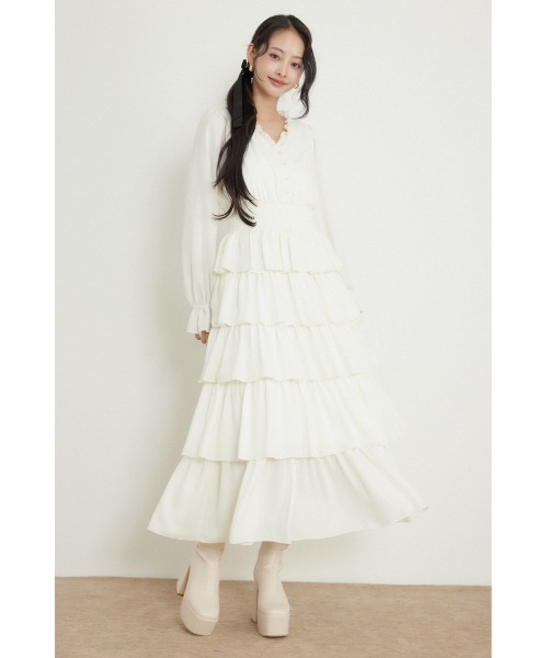 rienda(リエンダ)の「ドットフラワーウエストシャーリングワンピース 秋服(ワンピース・レディース・ホワイト/レッド系その他/ブラック系その他・SMALL/MEDIUM)」の1枚目の写真