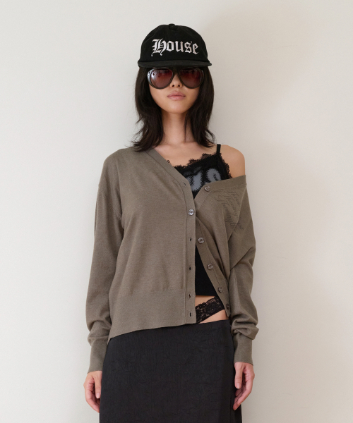 THEVINYLHOUSE(ザバイニルハウス)の「BASIC V NECK CARDIGAN(W) KHAKI(カーディガン/ボレロ・レディース・その他・FREE)」の8枚目の写真