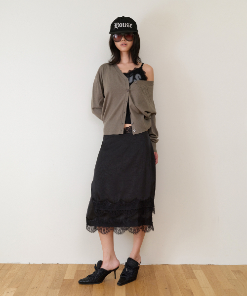 THEVINYLHOUSE(ザバイニルハウス)の「BASIC V NECK CARDIGAN(W) KHAKI(カーディガン/ボレロ・レディース・その他・FREE)」の12枚目の写真