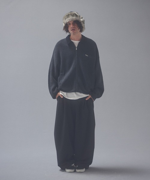 ADAM PATEK(アダムパテック)の「ADAMPATEK/woolblend still tuck wide pt/ワイドパンツ(スラックス・メンズ・グレー/ブラック・1/2)」の1枚目の写真
