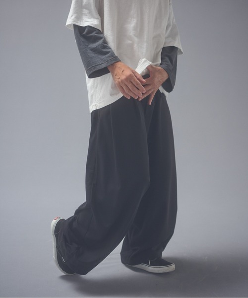 ADAM PATEK(アダムパテック)の「ADAMPATEK/woolblend still tuck wide pt/ワイドパンツ(スラックス・メンズ・グレー/ブラック・1/2)」の3枚目の写真
