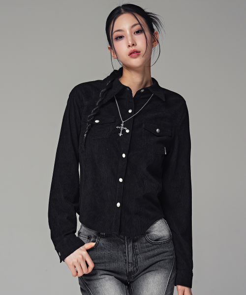 AVANDRESS(アバンドレス )の「ハーベスト コーデュロイ スリムフィット シャツ_3COL(シャツ/ブラウス・レディース・ブラック/ダークブラウン/クリーム・SMALL/MEDIUM)」の6枚目の写真