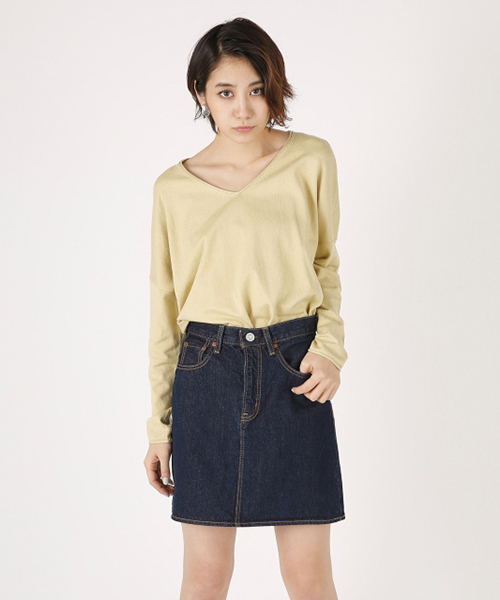 MOUSSY(マウジー)の「DENIM FIT MINI SK(デニムスカート・レディース・ワンウォッシュ/ブルー/ライトブルー/ホワイト・1/0/2)」の4枚目の写真