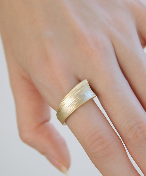 queite(ケイト)の「バンブーグラスリング(リング・レディース・ゴールド/シルバー・フリ-)」の1枚目の写真