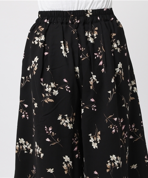 LBC（エルビーシー）の「花柄タックスカンツ                    （その他パンツ・レディース・ブラック/ネイビー・MEDIUM）」の7枚目の写真