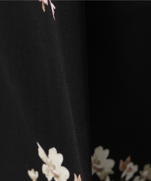 LBC（エルビーシー）の「花柄タックスカンツ                    （その他パンツ・レディース・ブラック/ネイビー・MEDIUM）」の9枚目の写真